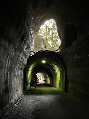 二階建てトンネル